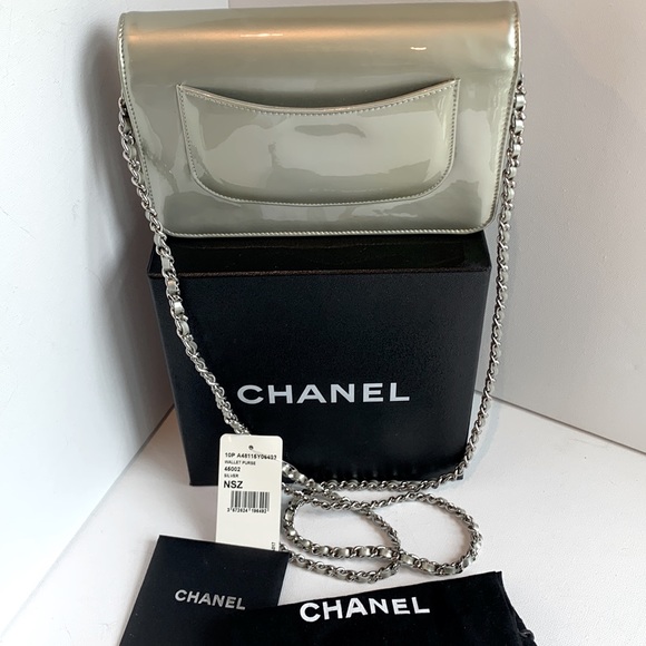 🤍 CHANEL Metallic Silver Studded Vinyl Vegan Swarovski Crystal WOC Wallet Chain🤍 - Picture 6 of 17